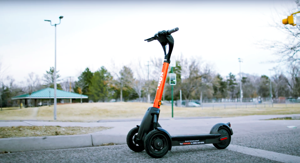Read more about the article Traversing the Streets with Stability: The Three-Wheel Kick Scooter Experience