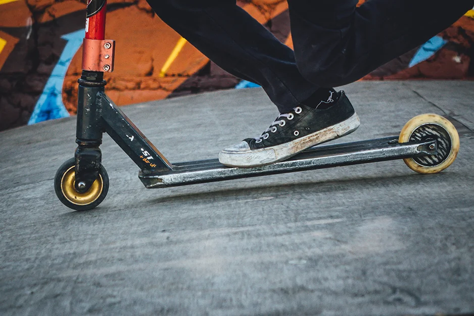 Read more about the article Cruising in Style: A Guide to Kick Scooters for Adults