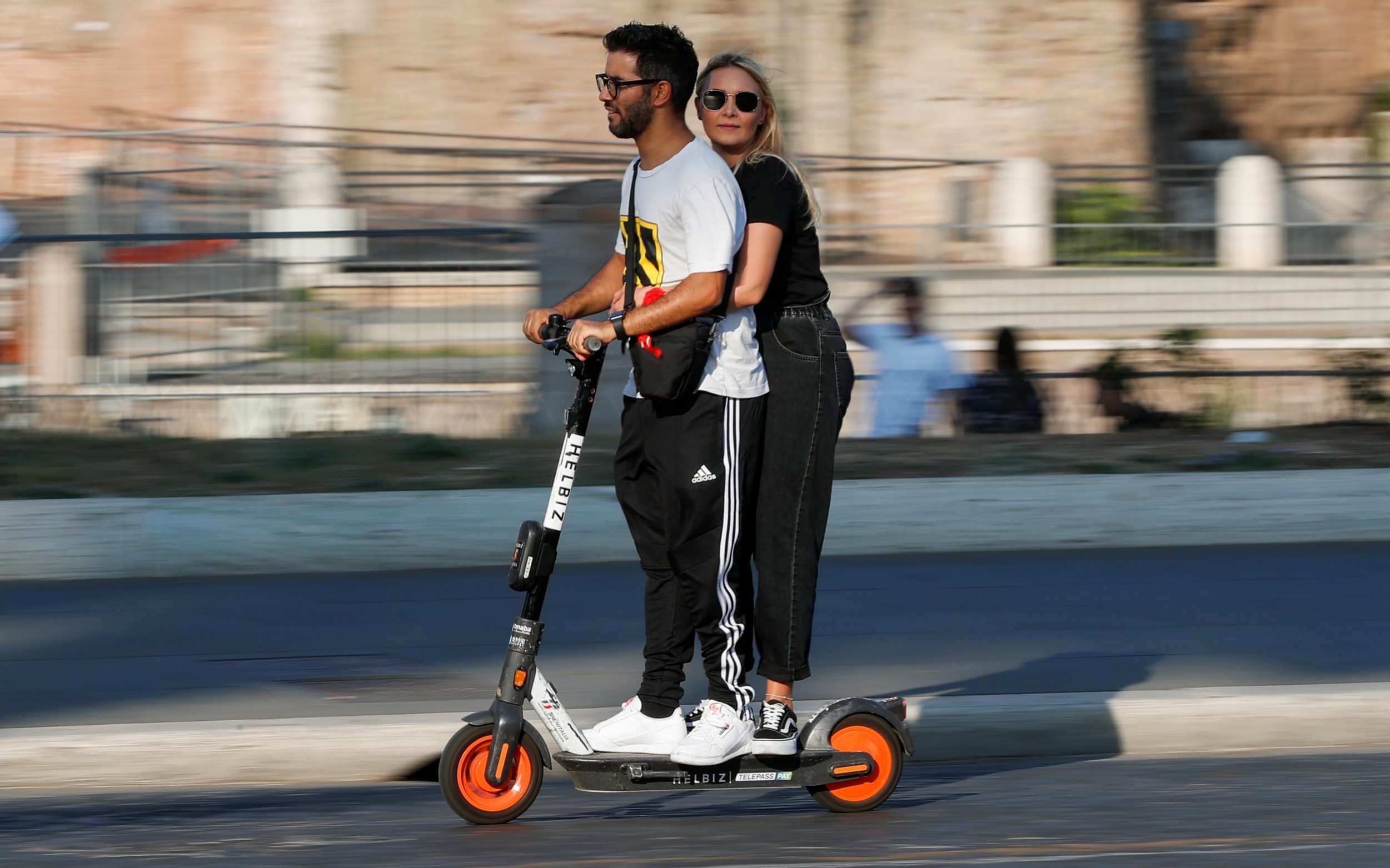 Read more about the article Whirring Through the Streets: The Electric Scooter Revolution
