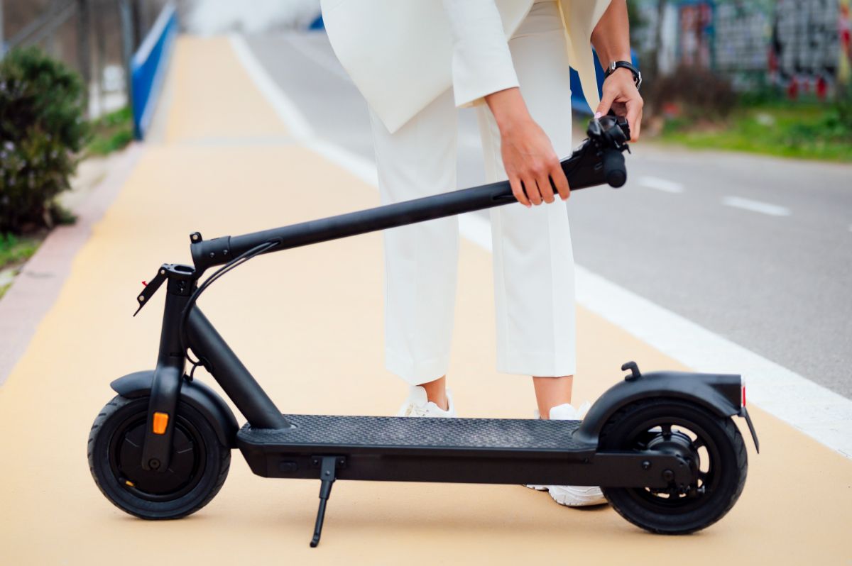 Read more about the article Unfolding Freedom: The Revolution of Foldable Electric Scooters