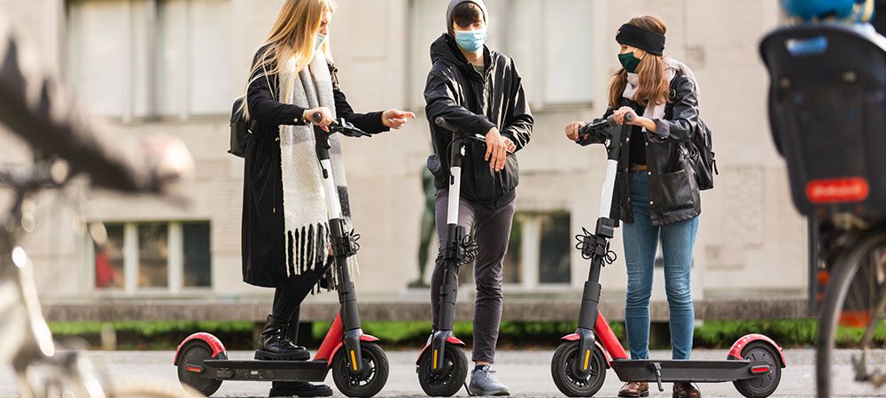 Read more about the article The Pros and Cons of Battery Scooters