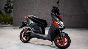 Read more about the article Battery Scooty Range and Performance: What to Look For