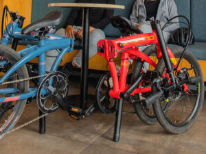 Read more about the article Folding Bicycle vs. Fixed-Gear Bicycle: A Comprehensive Comparison