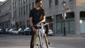 Read more about the article Essential City Bicycle Maintenance Tips for Urban Cyclists